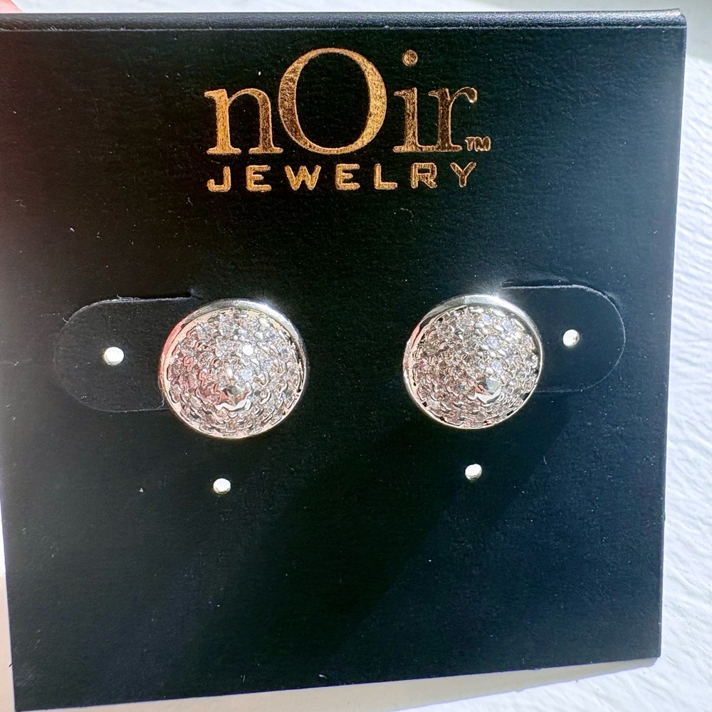 nOir Jewelry Pave Pyramid Stud Earring Silver